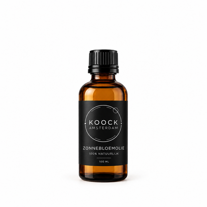 Fles zonnebloemolie van Koock Amsterdam 100ml voor het inbranden van gietijzer
